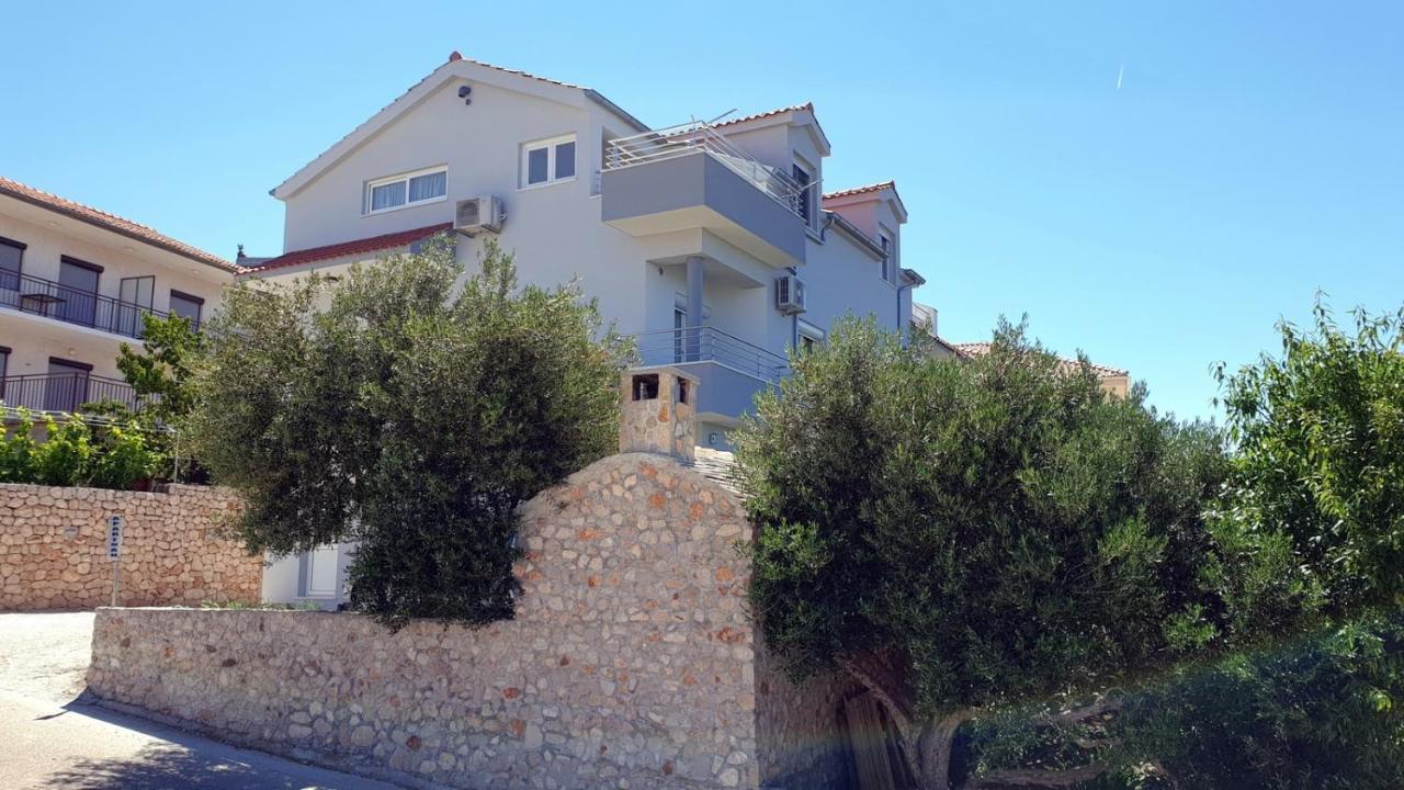 Apartments With A Parking Space Bilo, Primosten - 12870 Екстериор снимка